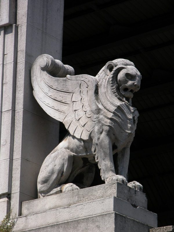 griffin statue